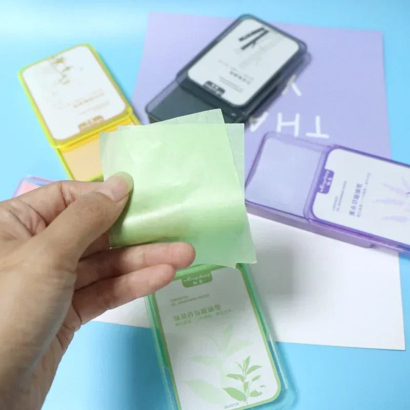 300 oil-absorbing face sheets for summer oil control and makeup touch-ups.